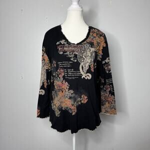 Jess & Jane Women’s Black Graphic Top Metropolitan Opera House Floral Artsy